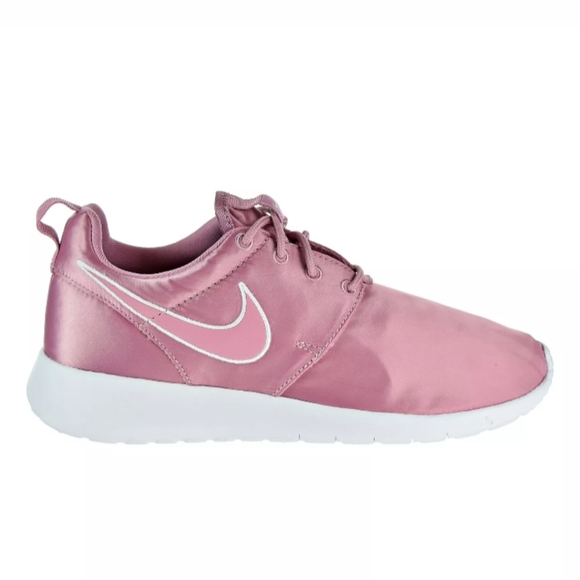 Nike Roshe One Elemental Pink - Picture 1 of 4